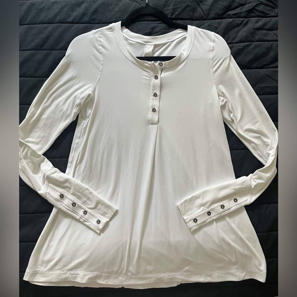 Lululemon Long Sleeve White Yoga Top Women’s Size 6 EUC